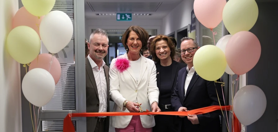 2026 Eröffnung Frauenmedizin. Dr. Wieth, Dr. Kleine-Tebbe, Oberin Fuhr und Bezirksbürgermeister Igel
